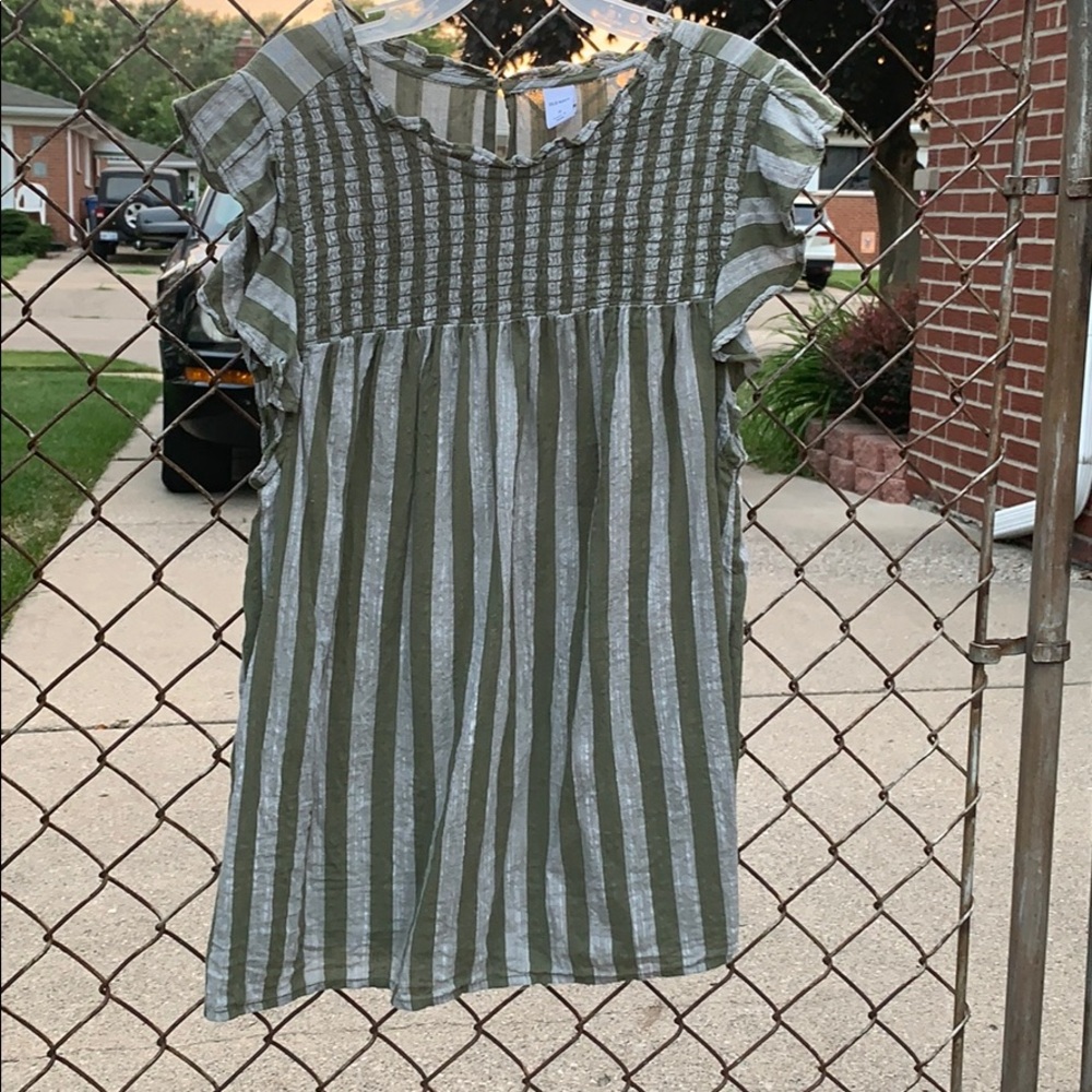 Cute green striped top